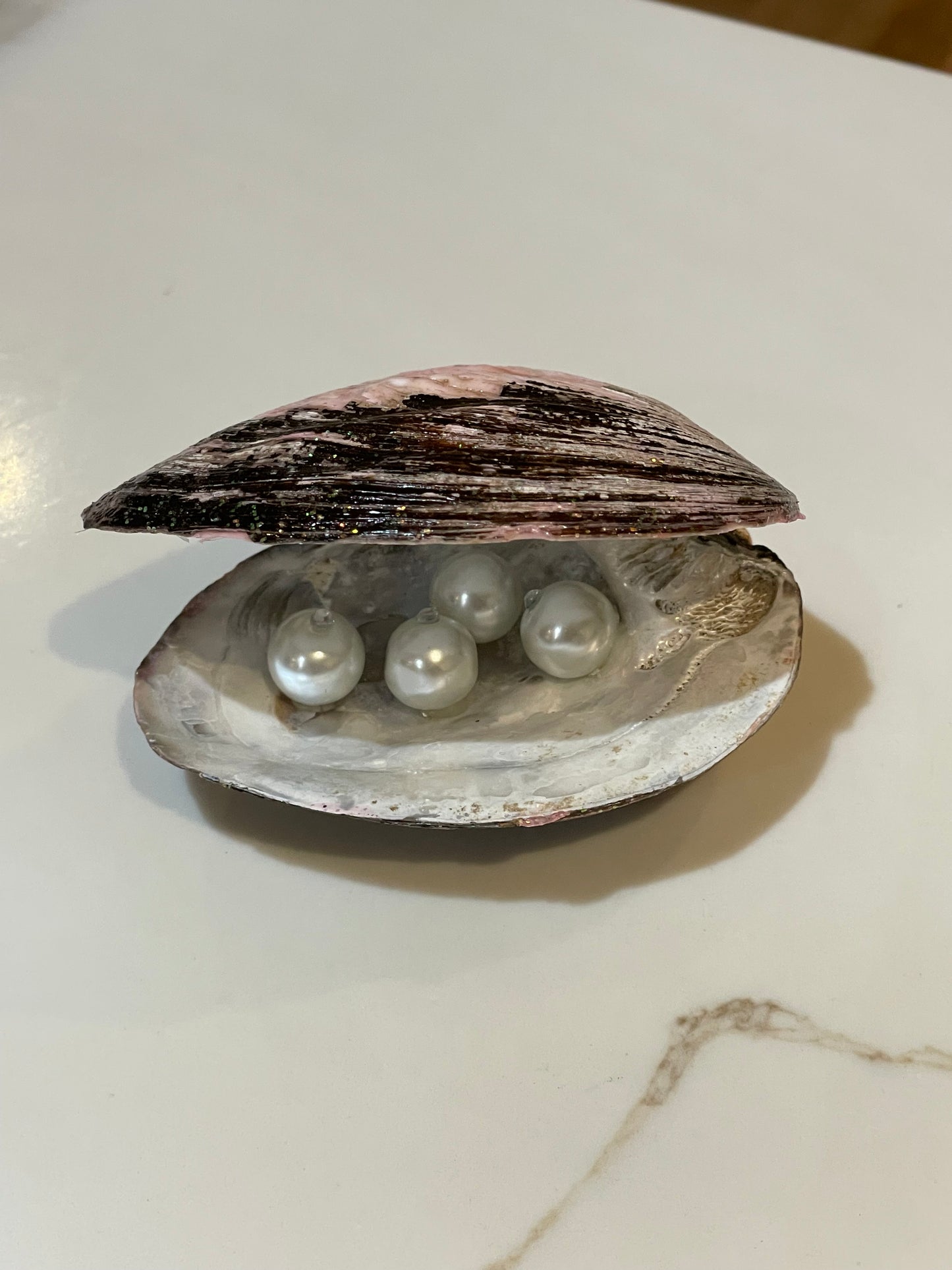 River shell with pearls inside ✨