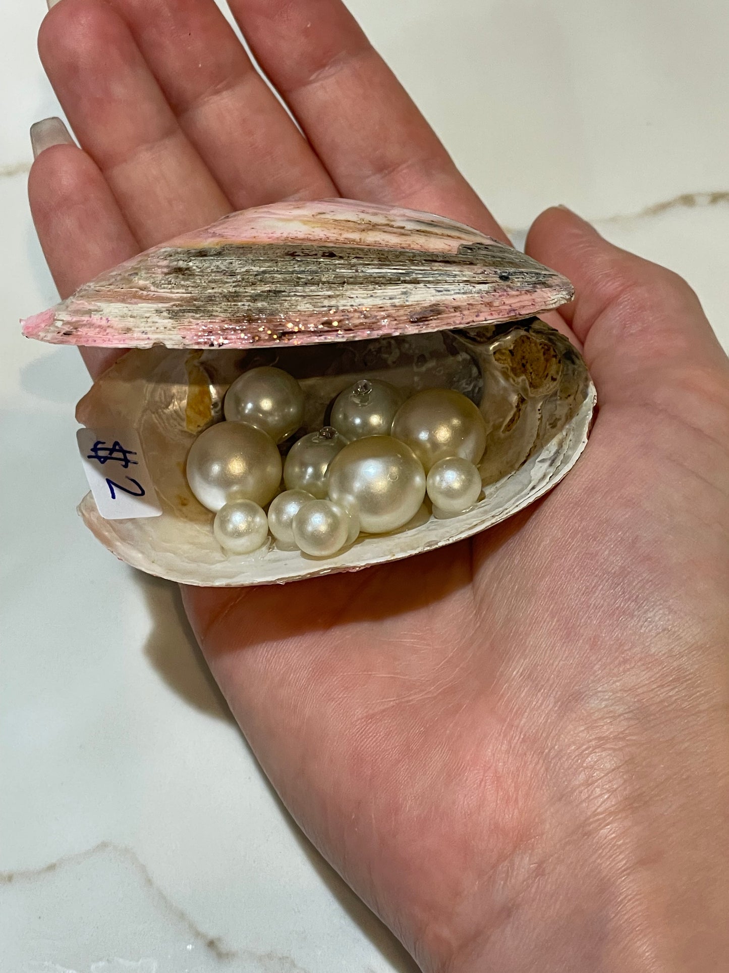 Pink river shell with pearls inside 💖