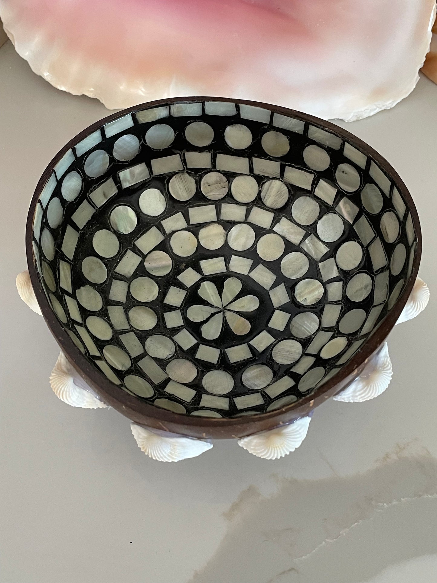 Coconut bowl with mother of pearl inlays and seashell details🥥 🧜🏻♀️ 🐚