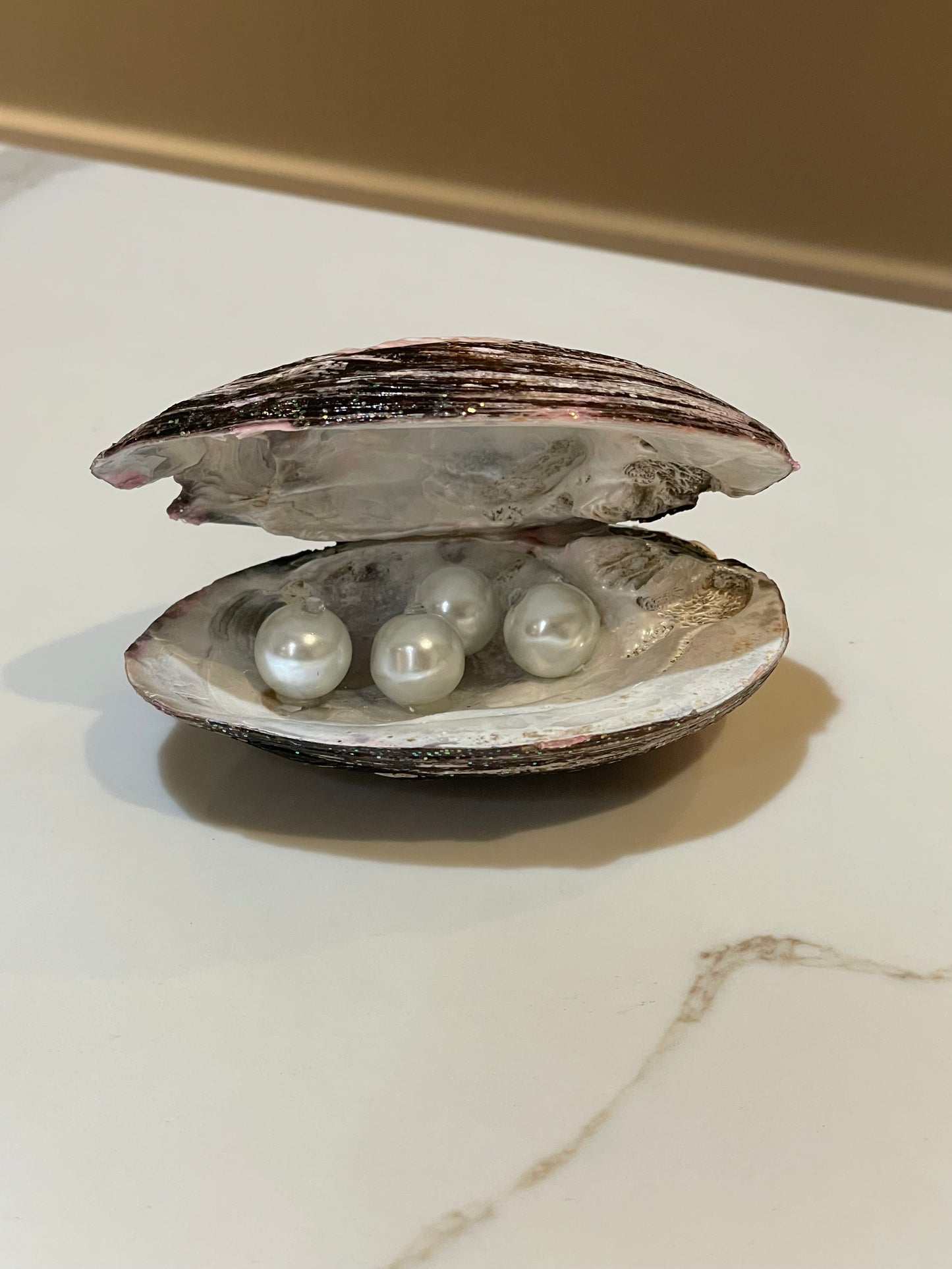 River shell with pearls inside ✨