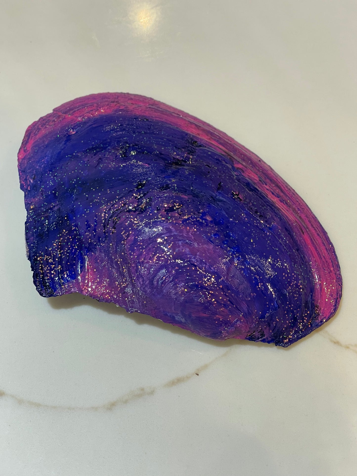 Painted river shell full of pearls ✨