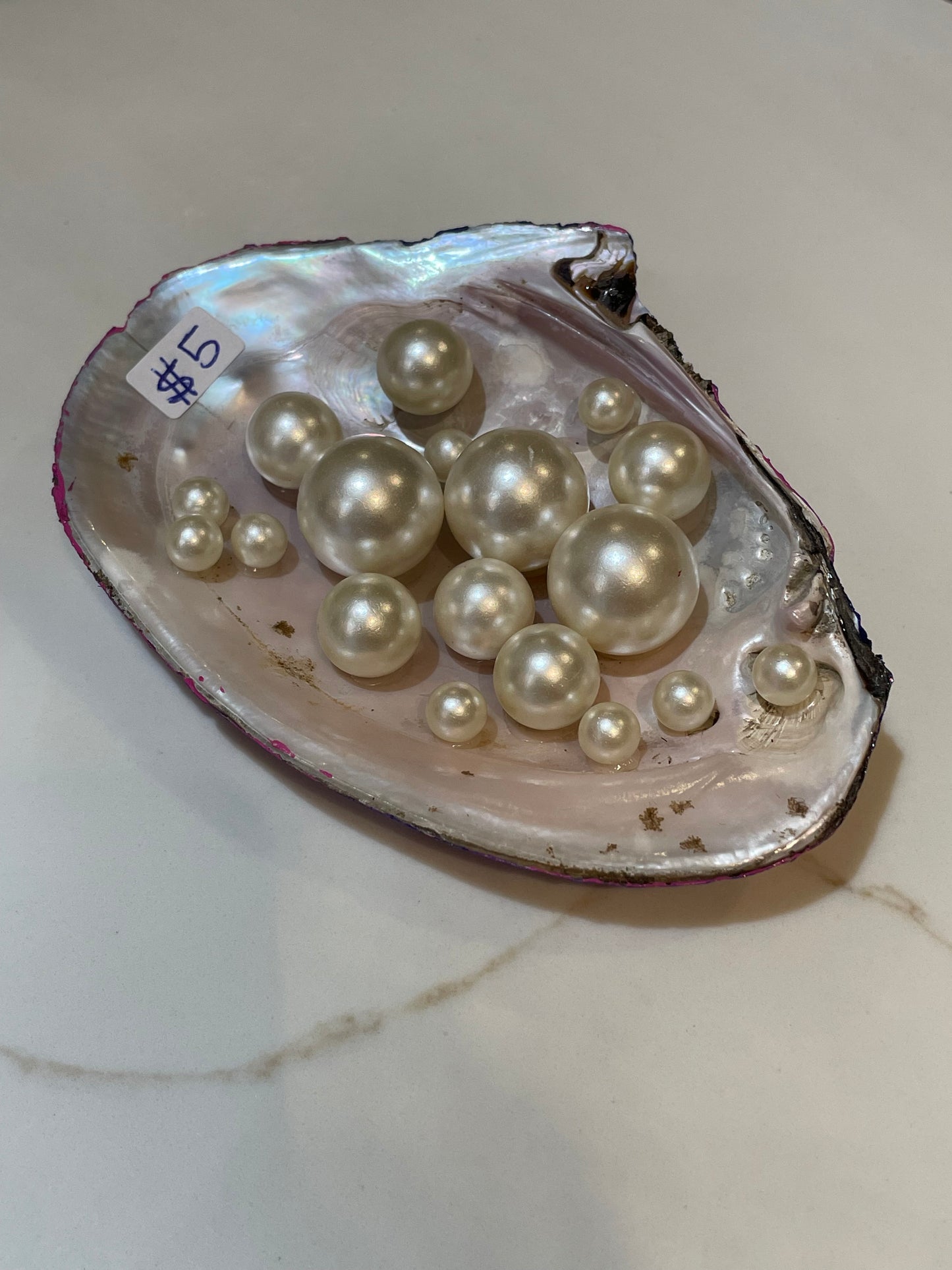 Painted river shell full of pearls ✨