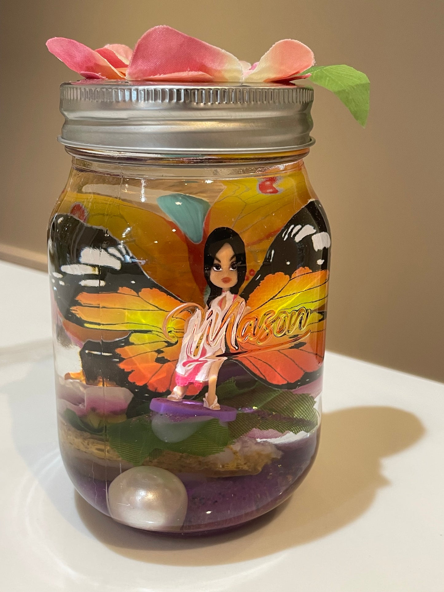 Two fairies in a jar 🧚🏻♀️💕🧚🏻♀️