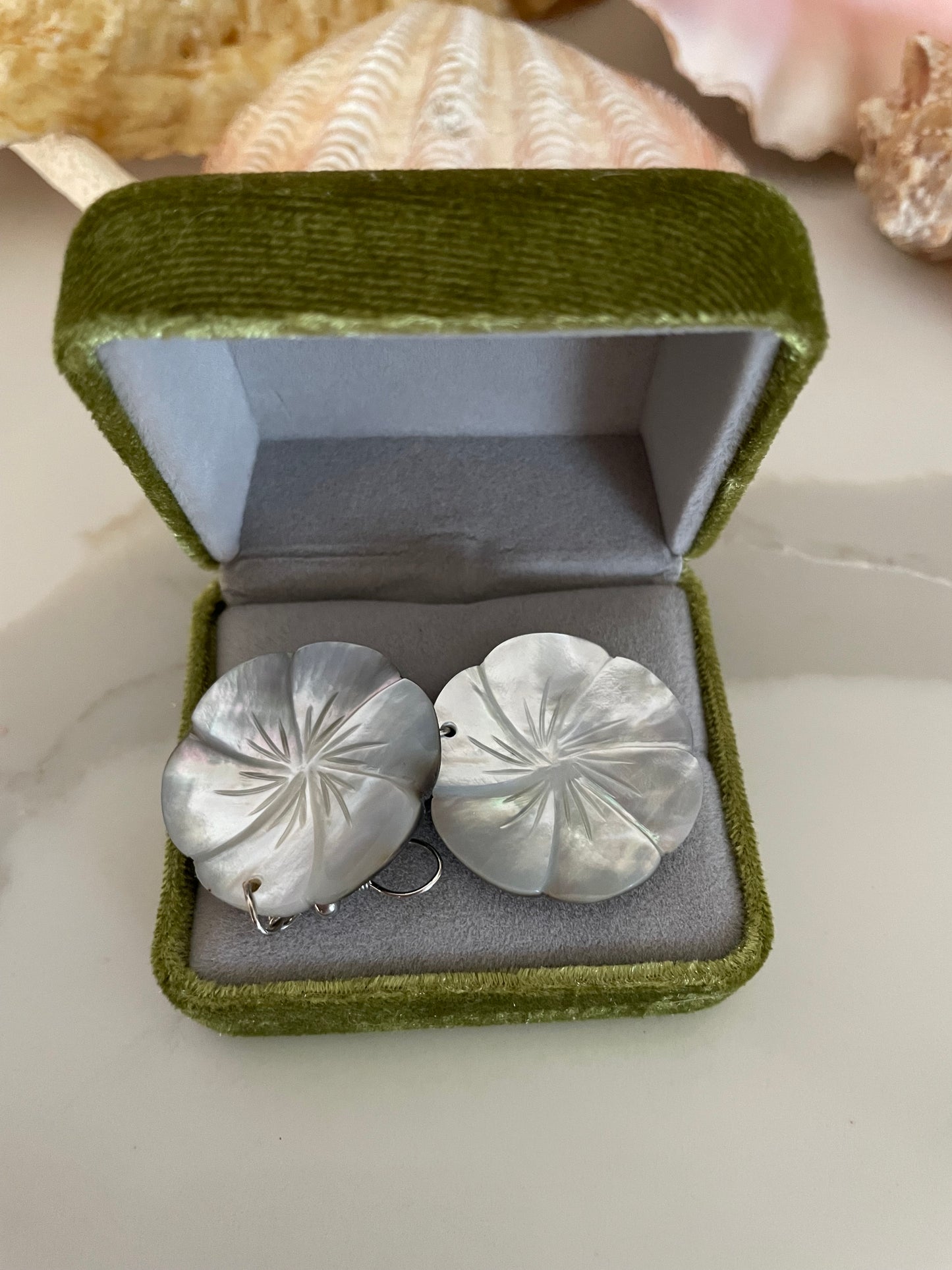 Mother of pearl shell earrings 🧜🏻‍♀️🐚✨