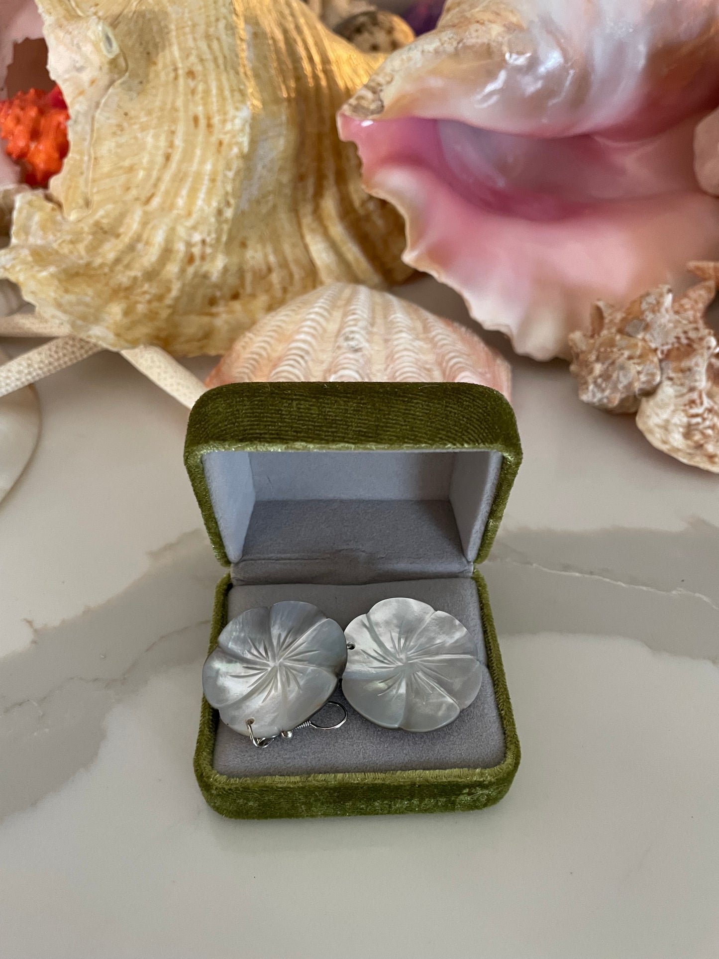 Mother of pearl shell earrings 🧜🏻‍♀️🐚✨