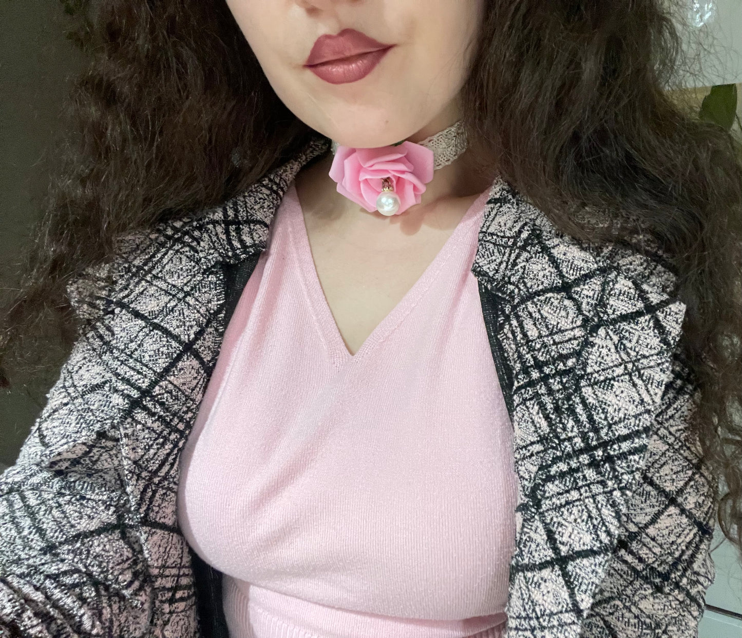 Rose and pearl choker 🌹💖