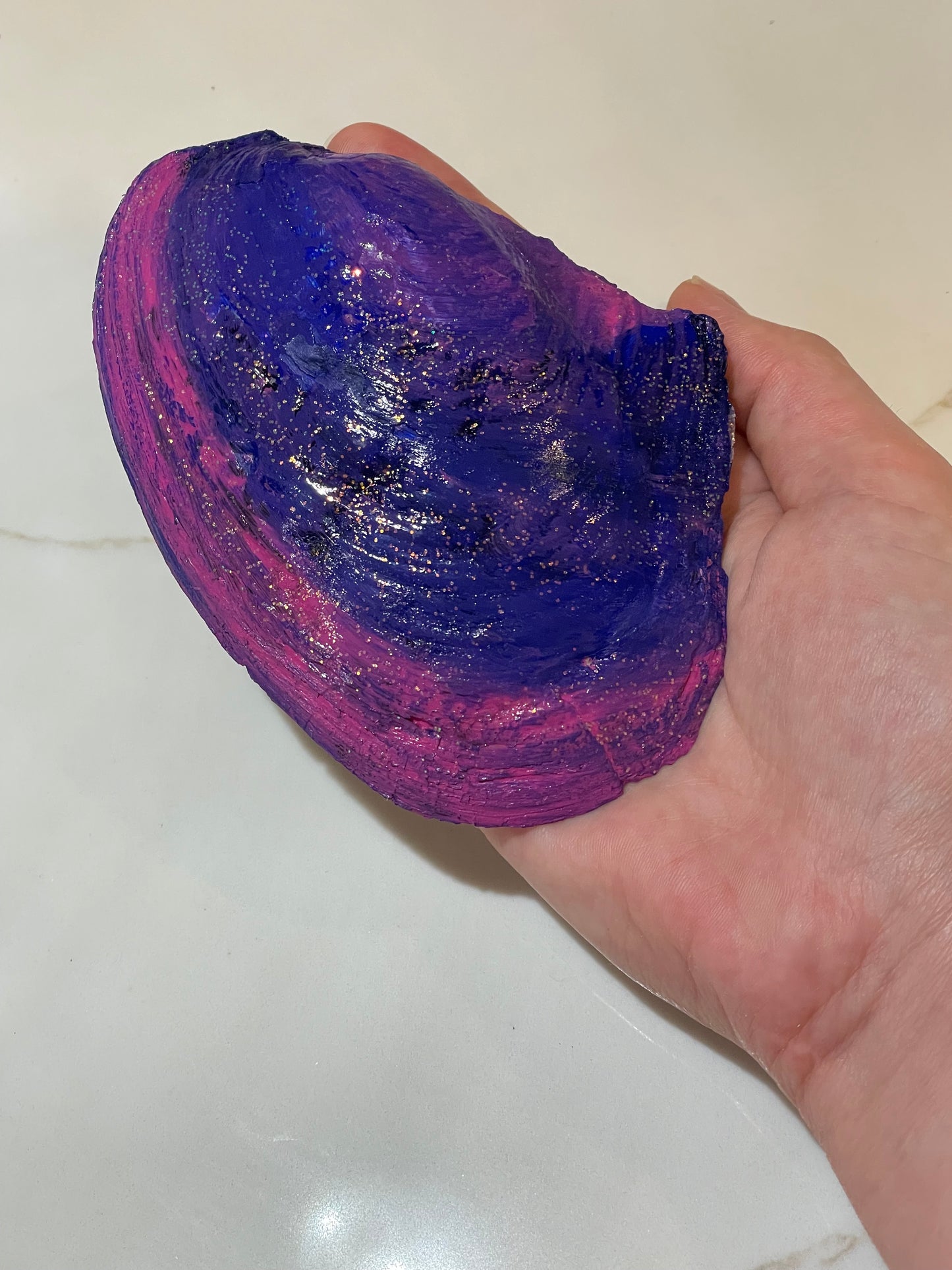 Painted river shell full of pearls ✨