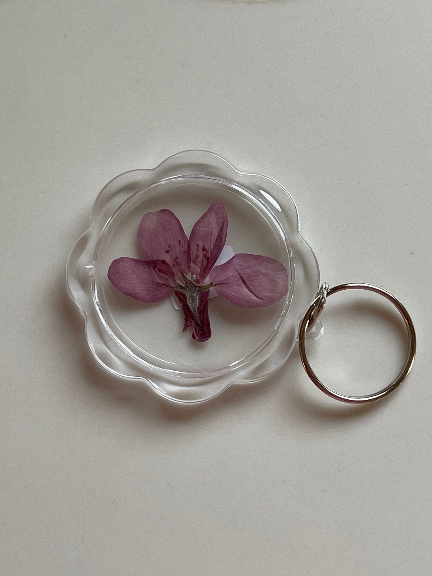Pressed flower keychain 🧚🏻‍♀️✨